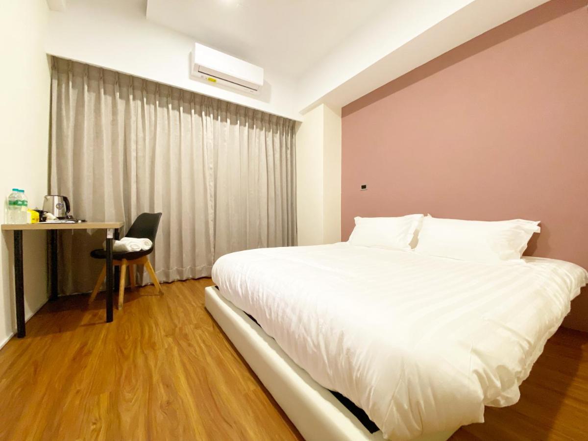 Taichung Muyi Ju Apartment Bagian luar foto