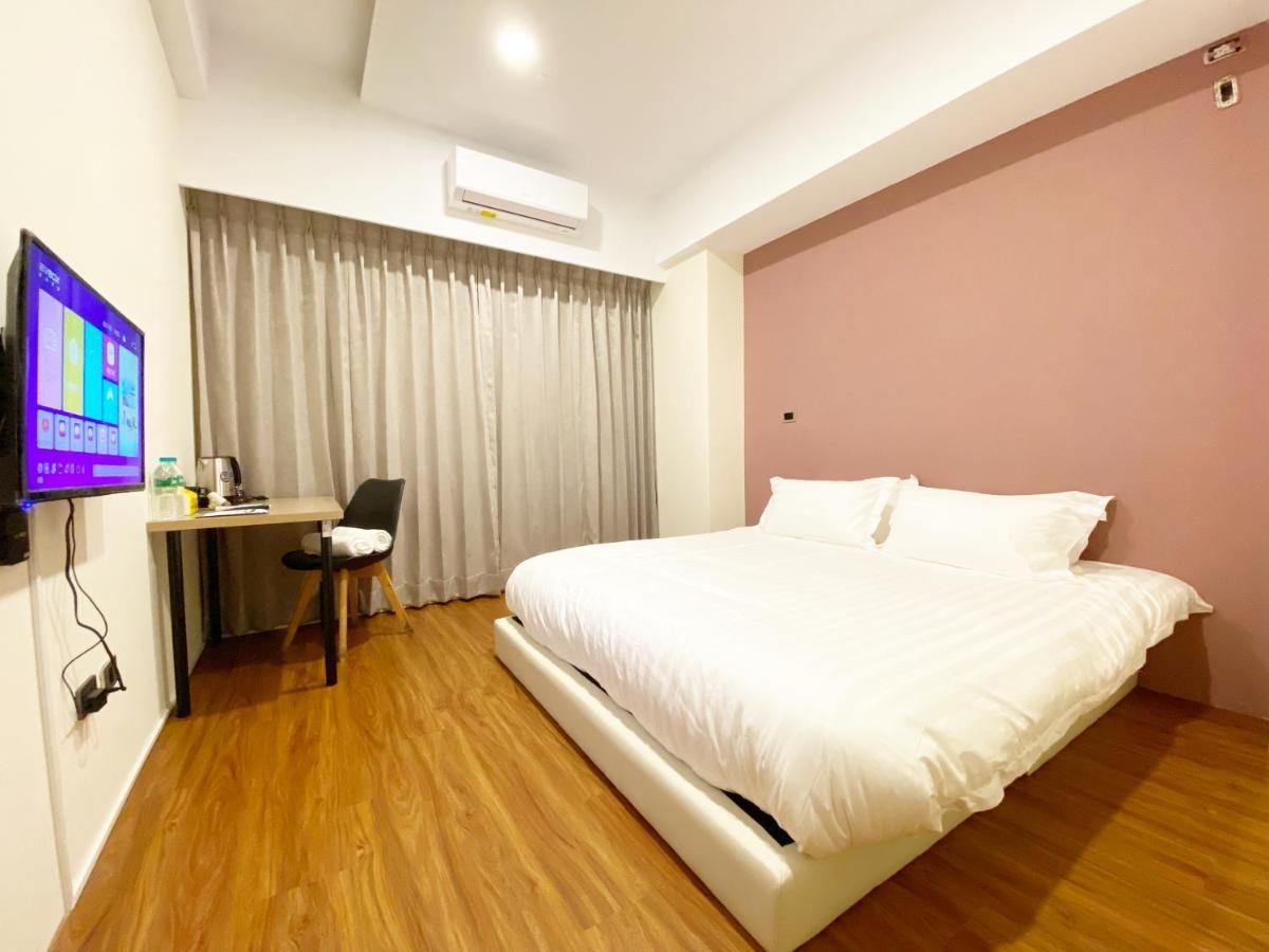 Taichung Muyi Ju Apartment Bagian luar foto
