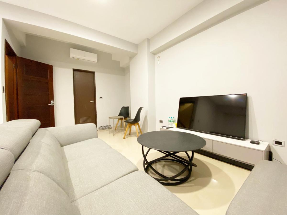 Taichung Muyi Ju Apartment Bagian luar foto