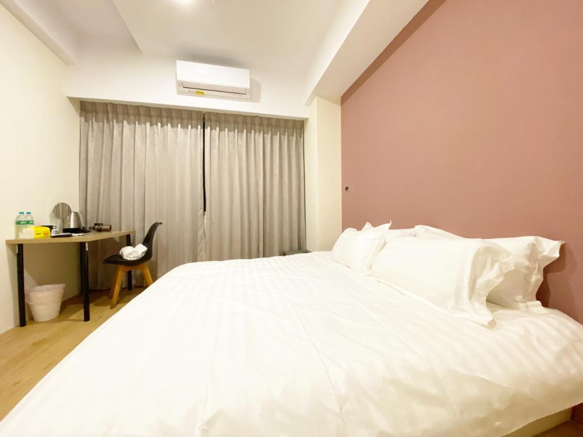 Taichung Muyi Ju Apartment Bagian luar foto
